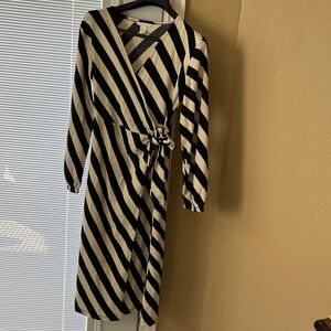 H&M Black and White Striped Long Sleeve Dress